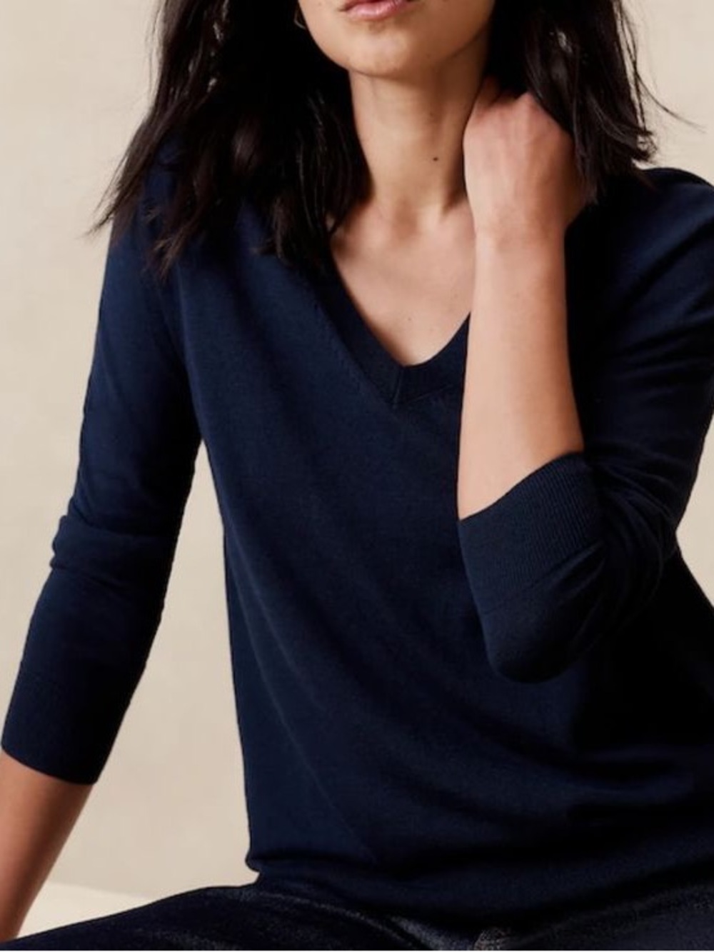 Banana Republic — Fine Merino & Cashmere Navy V-Neck Sweater — Size S